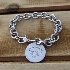 Tiffany’s return to Tiffany’s sterling silver bracelet